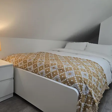 Abi's World - 23 Kilmartin Grove Green, Hollystown, Dublin 15 Inn