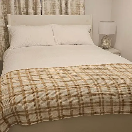 Abi's World - 23 Kilmartin Grove Green, Hollystown, Dublin 15 Gasthof Tyrrelstown