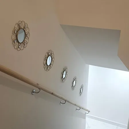 Inn Abi's World - 23 Kilmartin Grove Green, Hollystown, Dublin 15 *