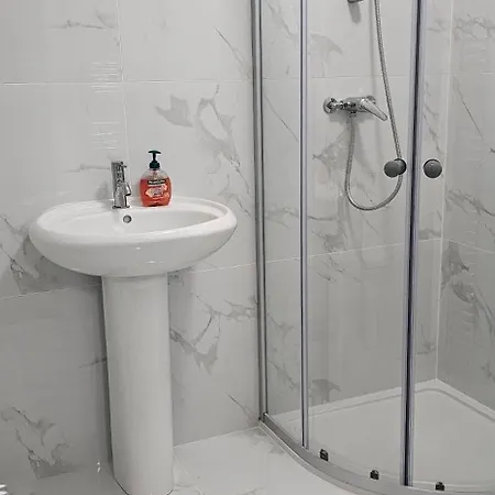 Gasthof Abi's World - 23 Kilmartin Grove Green, Hollystown, Dublin 15