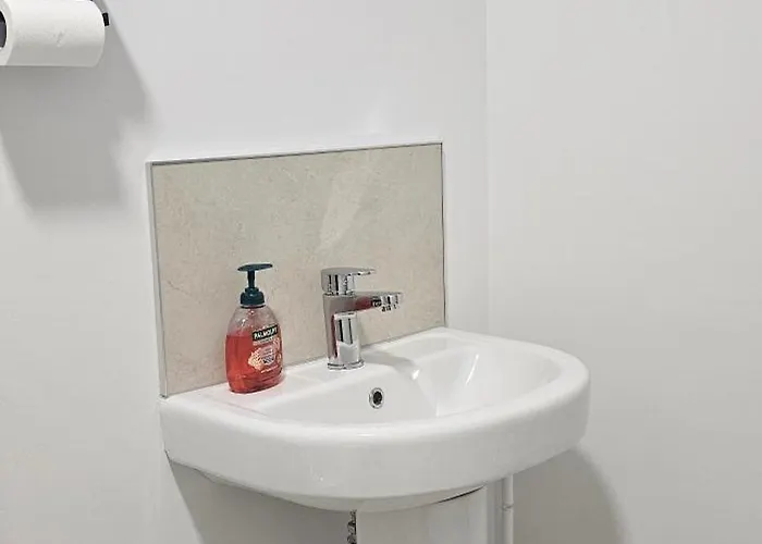 Abi's World - 23 Kilmartin Grove Green, Hollystown, Dublin 15 Fogadó