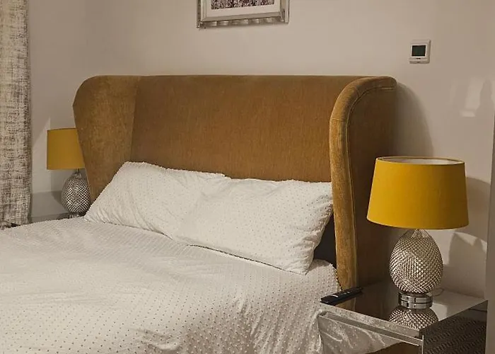 Abi's World - 23 Kilmartin Grove Green, Hollystown, Dublin 15 여관 *